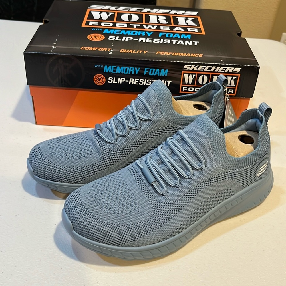 NWT Skechers Emma Knit Memory Foam Slip Resistant Sneakers Size 10